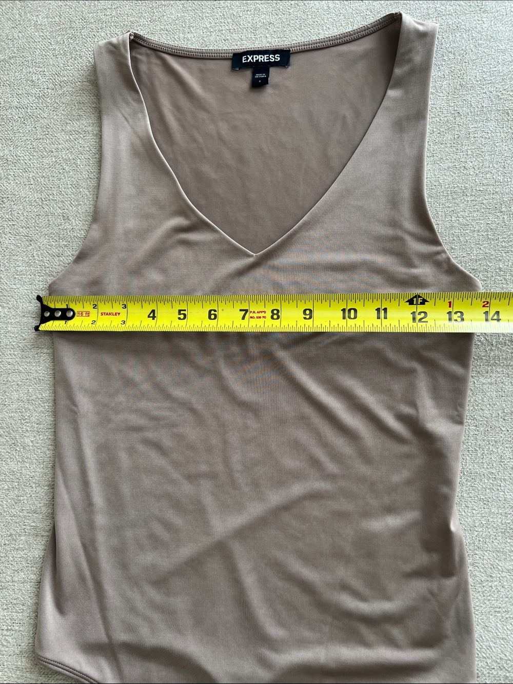 Express Women's Taupe Scoop V-Neck Sleeveless Bodysuit, Small - Picture 6 of 8